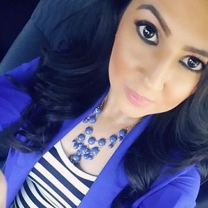 Meet your Posher, Elena